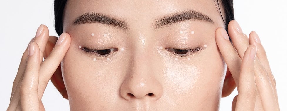 kem mắt giảm nếp nhăn và vết chân chim