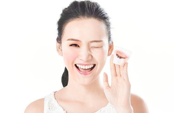 Nước tẩy trang có micella tẩy sạch lớp trang điểm