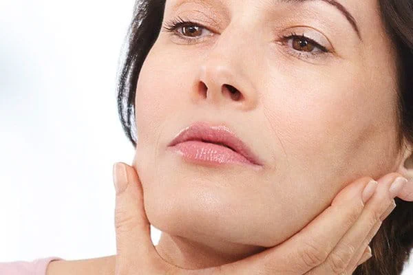 Da tuổi 40 dần mất độ đàn hồi thiếu săn chắc