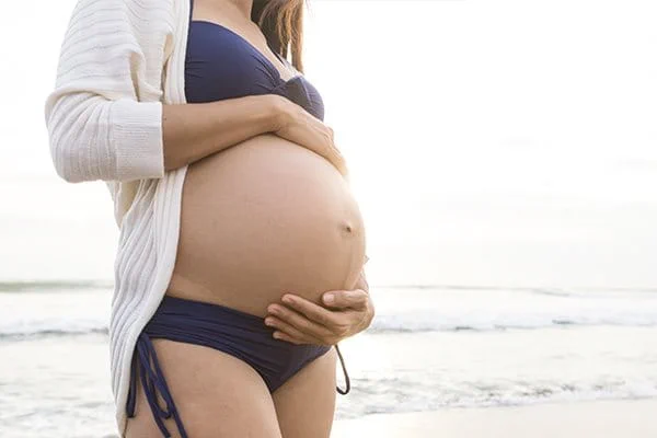 nội tiết tố thay đổi khi mang thai cũng là yếu tố ảnh hưởng đến da