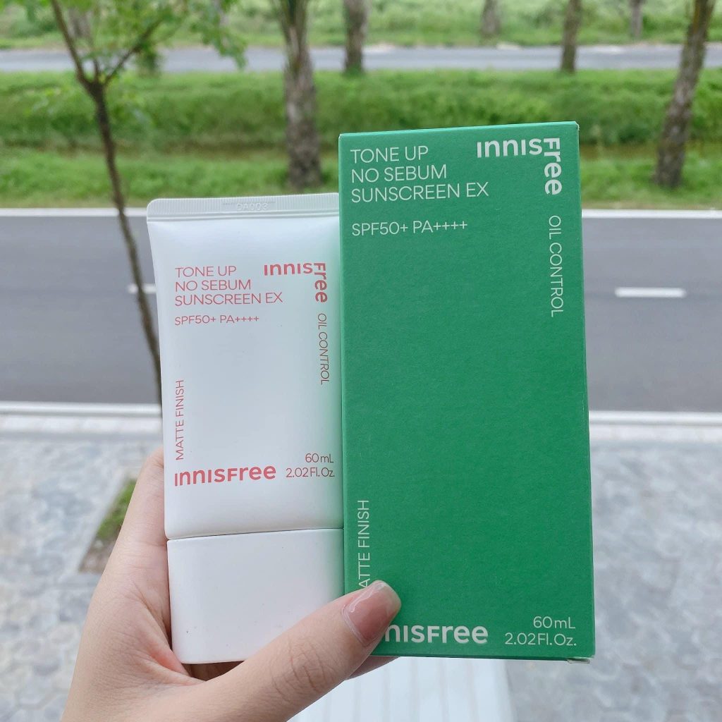 Kem chống nắng Innisfree Tone Up No Sebum 2025