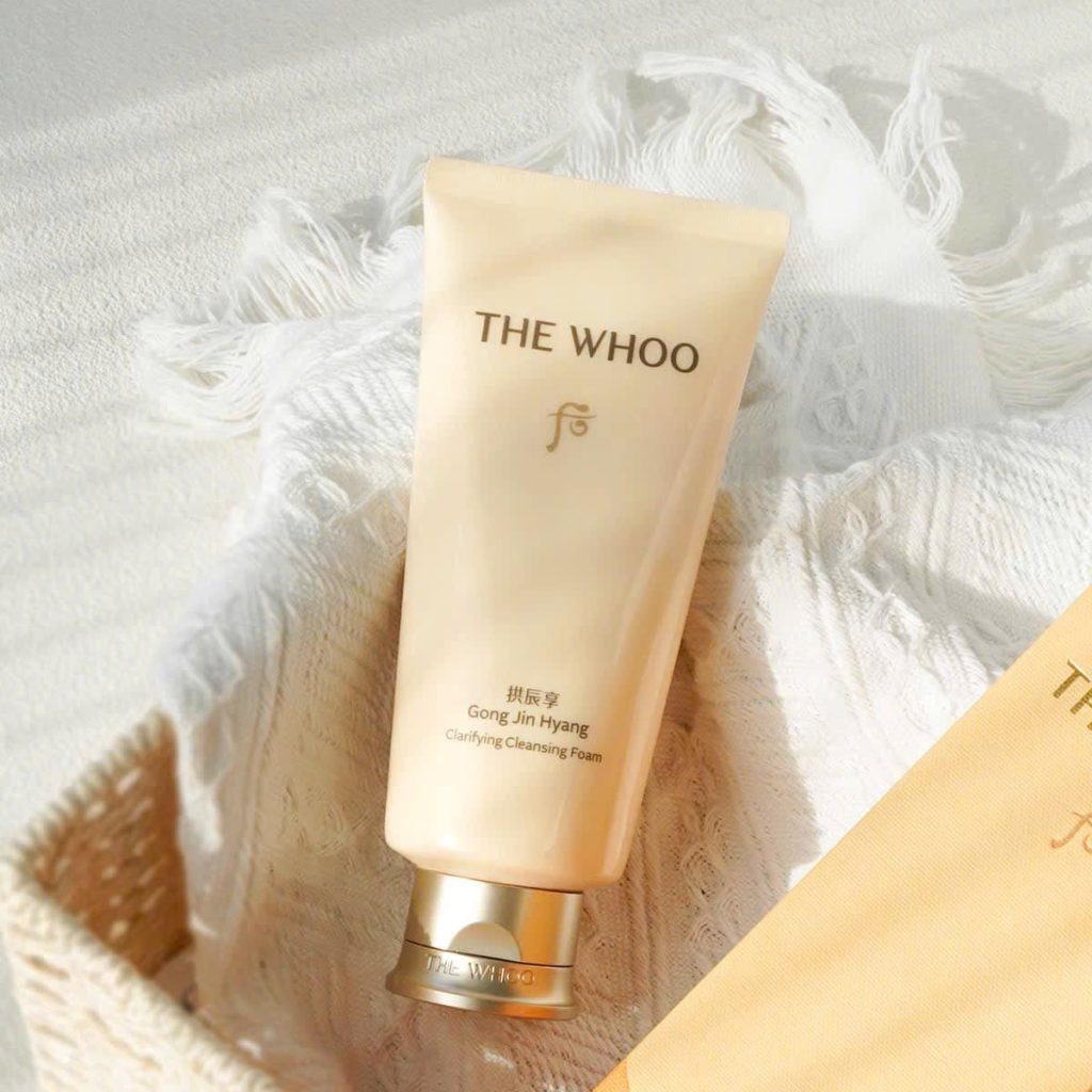 7 sữa rửa mặt cho da khô lão hóa tốt cho phụ nữ trung tuổi